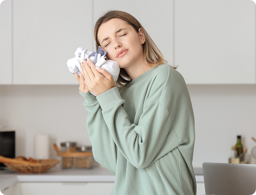 Des médicaments contre la douleur ou des antibiotiques peuvent être prescrits si nécessaire